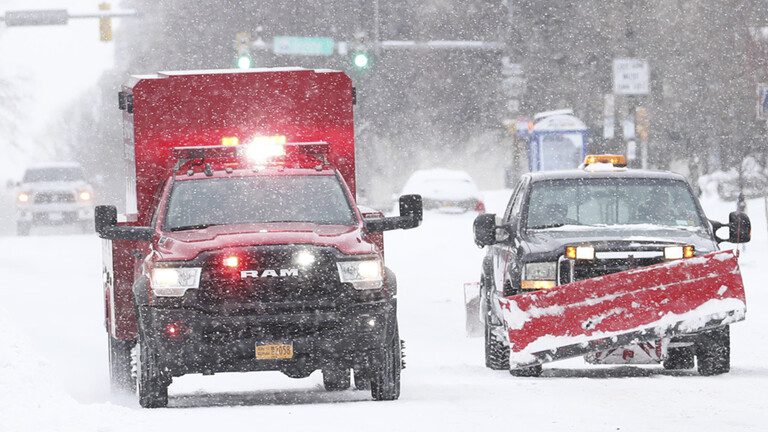 ارتفاع عدد ضحايا العواصف الثلجية في الولايات المتحدة إلى 64 شخصا