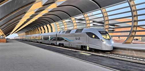 “سار”: قطار الحرمين يسع 72 ألف راكب ويستغرق 2.5 ساعة من مكة للمدينة