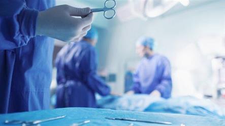 في جراحة نادرة.. “سعود الطبية” تعيد الأمعاء إلى بطن مريض