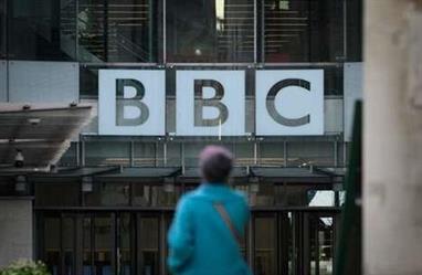 بعد 85 عامًا من البث.. إذاعة “بي بي سي” تودع المستمعين