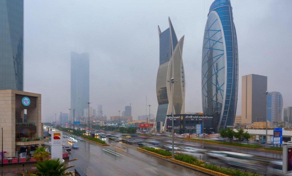 «الأرصاد»: رفع درجة التنبيه إلى تحذير بعواصف رعدية مصحوبة بأمطار غزيرة على الرياض