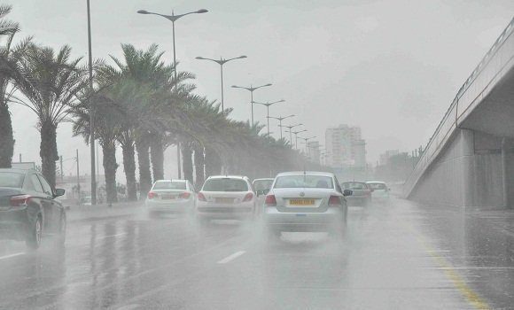الدفاع المدني يحذر أهالي الرياض والشرقية: عواصف وأمطار للغد