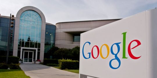 رئيس “غوغل” يكشف سبب تسريح الموظفين ويتحدث عن منافسة جديدة!