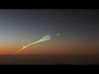 طيار يسجل لحظة إطلاق صاروخ سبيس إكس فالكون في كندا