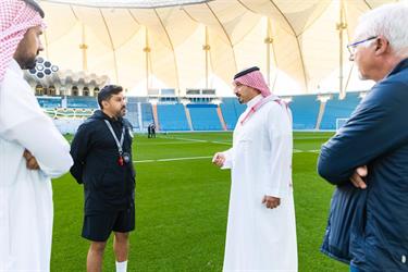 المسحل يلتقي بلاعبي الأخضر الشاب في معسكر الرياض استعداداً لكأس آسيا