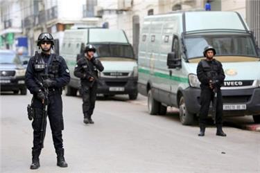 التلفزيون الجزائري: القبض على شخص هدد بتفجير سفارة المملكة بالعاصمة