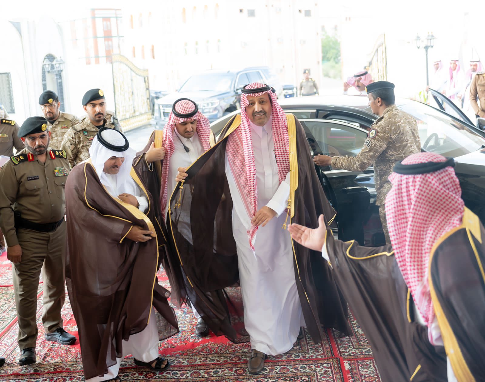 أمير الباحة يزور محافظة قلوة ويلتقي الأهالي والمسؤولين ويدشن عدداً من المشاريع التنموية