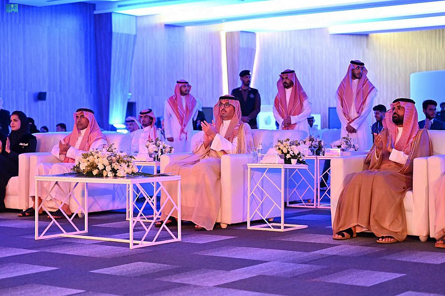 الأمير سعود بن جلوي يتوّج الفائزين بهاكثون “جدة الأجمل”