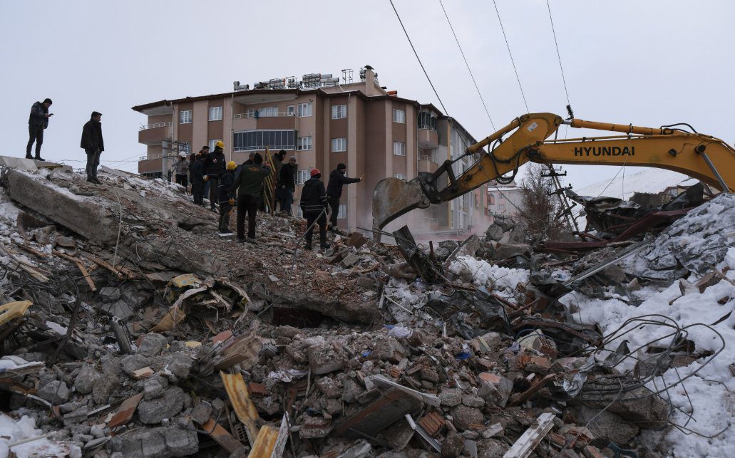 تبرعات الحملة الشعبية لإغاثة متضرري الزلزال في سوريا وتركيا تتجاوز 144 مليون ريال