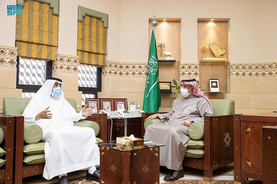 وكيل إمارة الرياض يستقبل رئيس مجلس أمناء جامعة رياض العلم