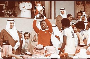رئيس اتحاد الكرة يعزّي في وفاة الحارس الدولي السابق سالم مروان