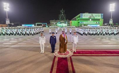 وزير الدفاع يخرج الدفعة الـ 36 من طلبة كلية الملك فهد البحرية (صور)