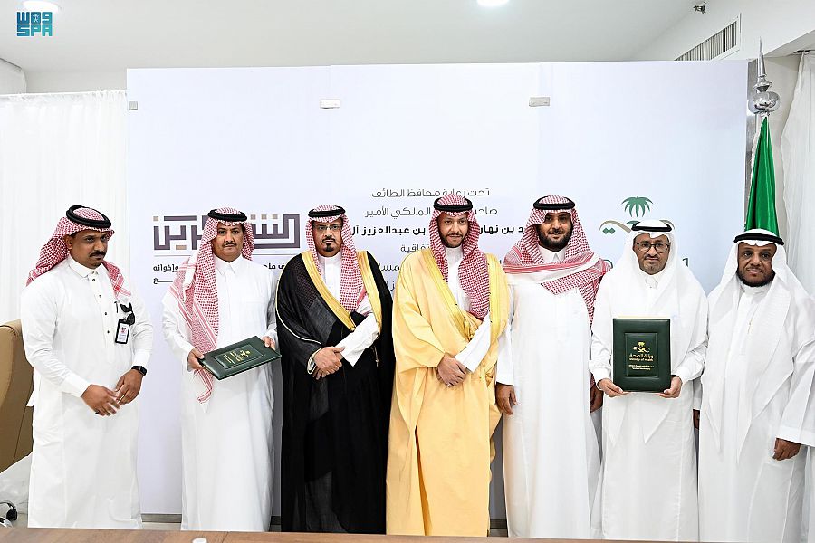 الأمير سعود بن نهار يدشن مركز غسيل وزراعة الكلى بمستشفى الملك عبدالعزيز التخصصي بالطائف