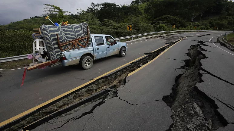 زلزال بقوة 6.9 درجة يضرب الإكوادور