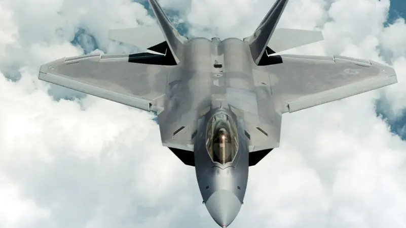 شبهة سرقة بيانات.. مقاتلة شبحية صينية تنافس F-22 الأميركية