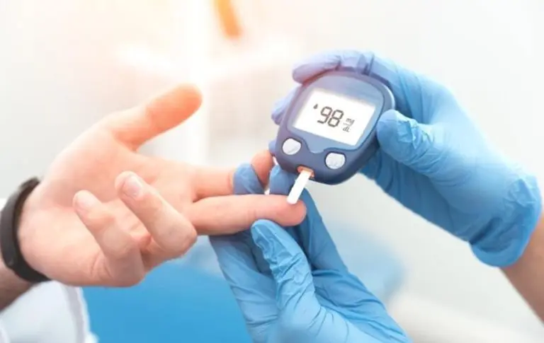 ‏تعرّف على أفضل الأوقات لقياس مستوى السكر في الدم برمضان