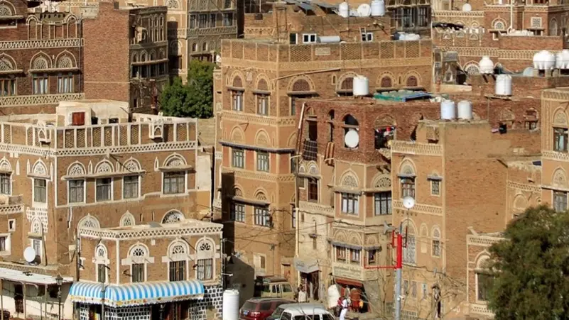 مذبحة أبنية بصنعاء.. ميليشيا الحوثي تهدم أسواقاً تاريخية