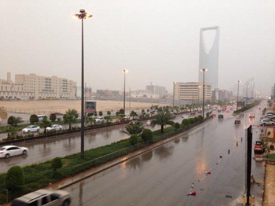 “الأرصاد”: أمطار متوسطة على الرياض حتى الغد