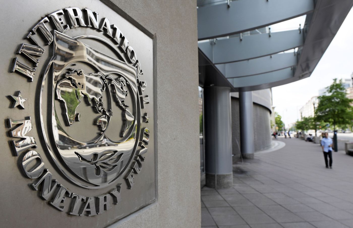 صندوق النقد الدولي يحذر من تضرر النمو الاقتصادي العالمي