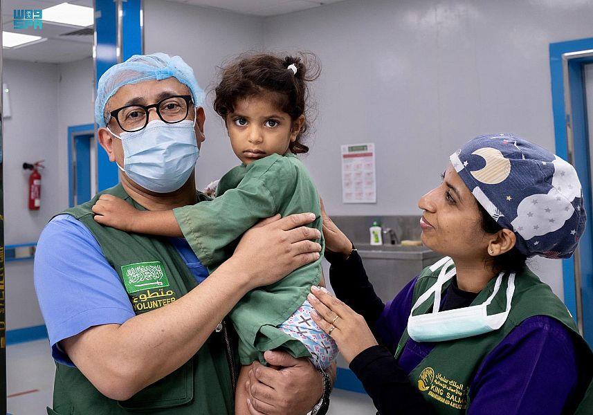 “سلمان للإغاثة” يقدم خدمات طبية ودورات تدريبية باليمن والأردن