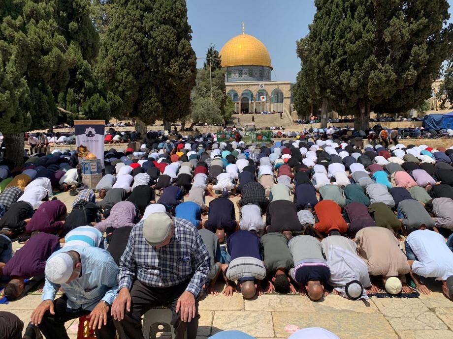 40 ألف فلسطيني يؤدون صلاة الجمعة في رحاب المسجد الأقصى