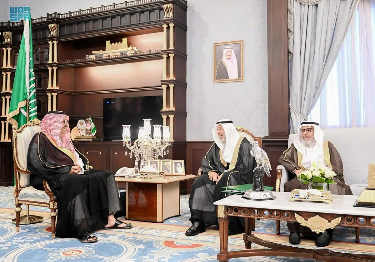 أمير الباحة يستقبل مستشار وكالة شؤون المناطق ومدير شؤون البادية بوزارة الداخلية