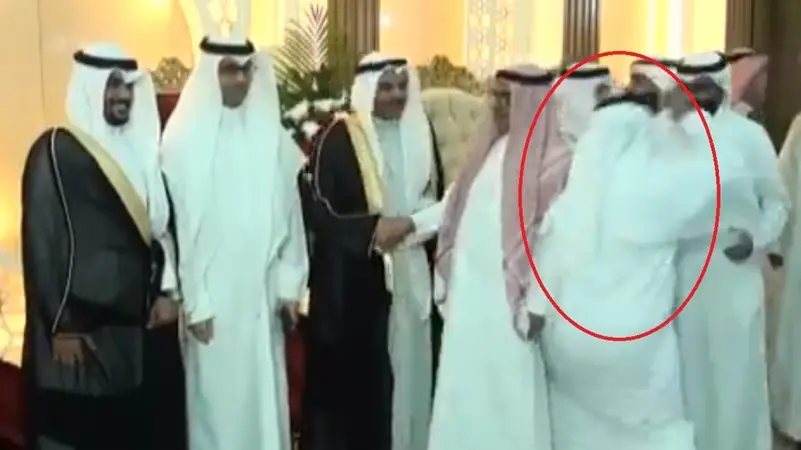 فيديو صادم.. شخص يطعن آخر أمام الحضور في حفل زواج بالكويت