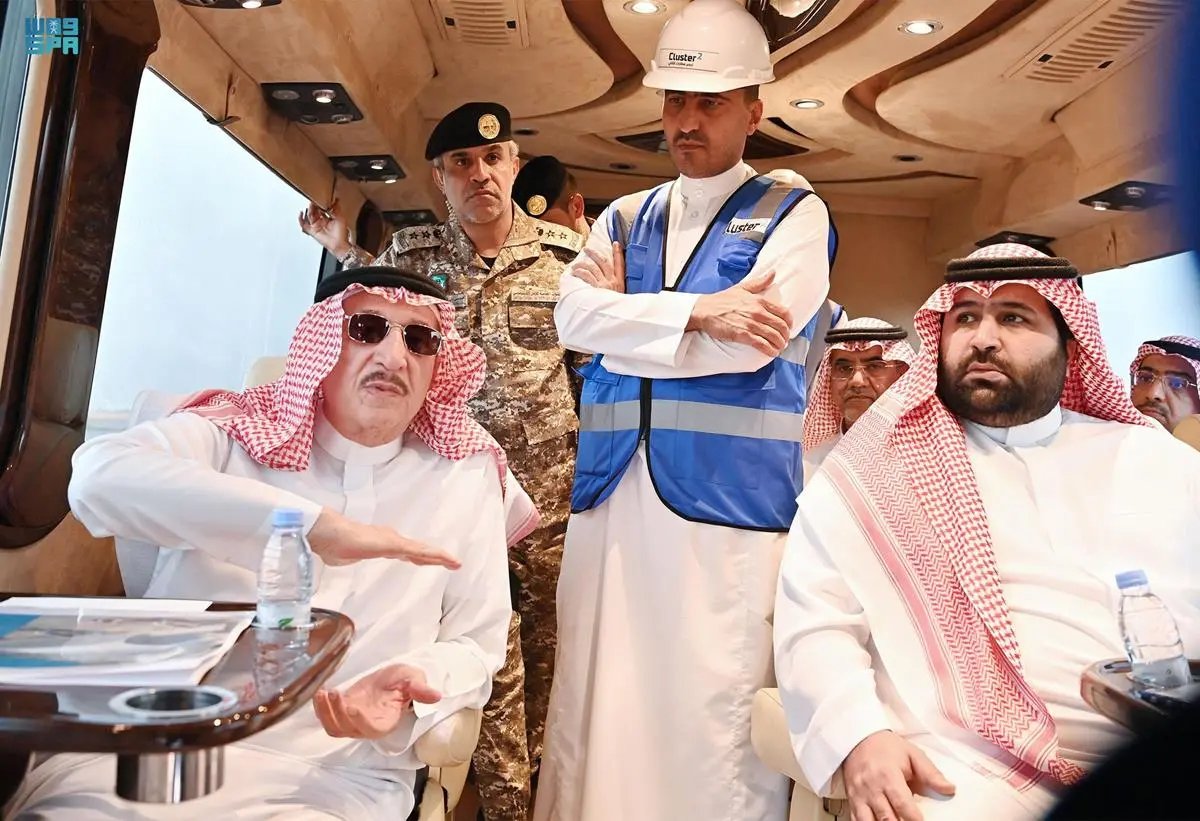 أمير جازان يتفقد سير العمل بمشروع مطار الملك عبدالله بن عبدالعزيز الجديد