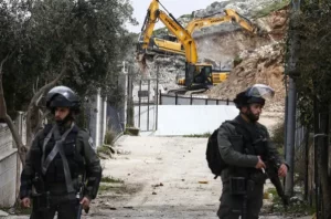 قوات الاحتلال تفجر منزل أسير فلسطيني في مدينة نابلس