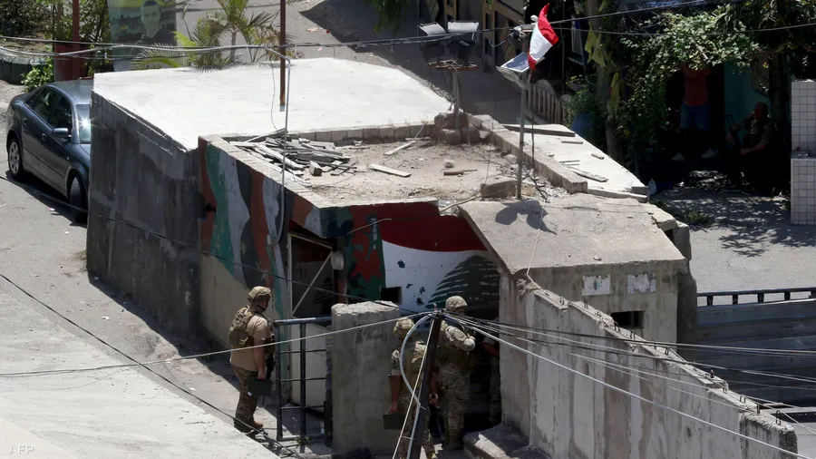 الجيش اللبناني يعلن إصابة عدد من العسكريين إثر اشتباكات في مخيم عين الحلوة