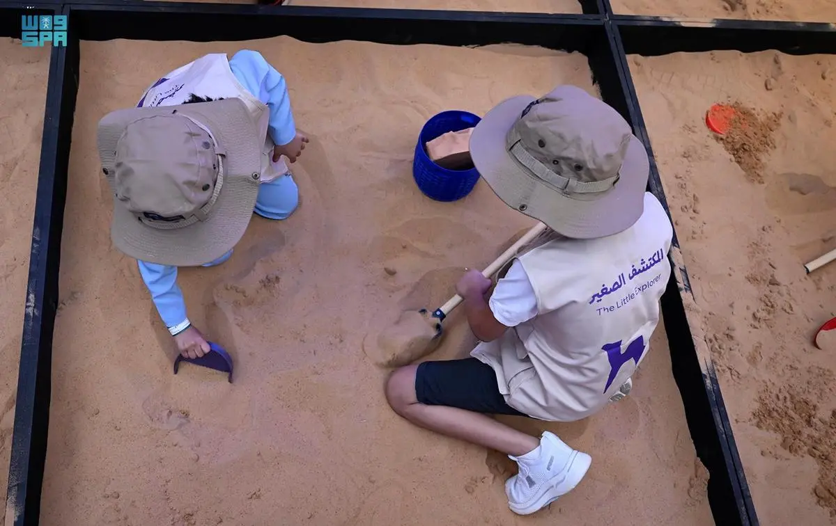 ضمن فعاليات ” المكتشف الصغير “.. أطفال تبوك يتعرفون على علم الآثار