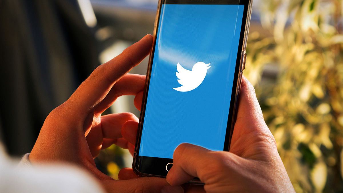 تقني: تويتر تعمل على ميزة إخفاء العلامة الزرقاء