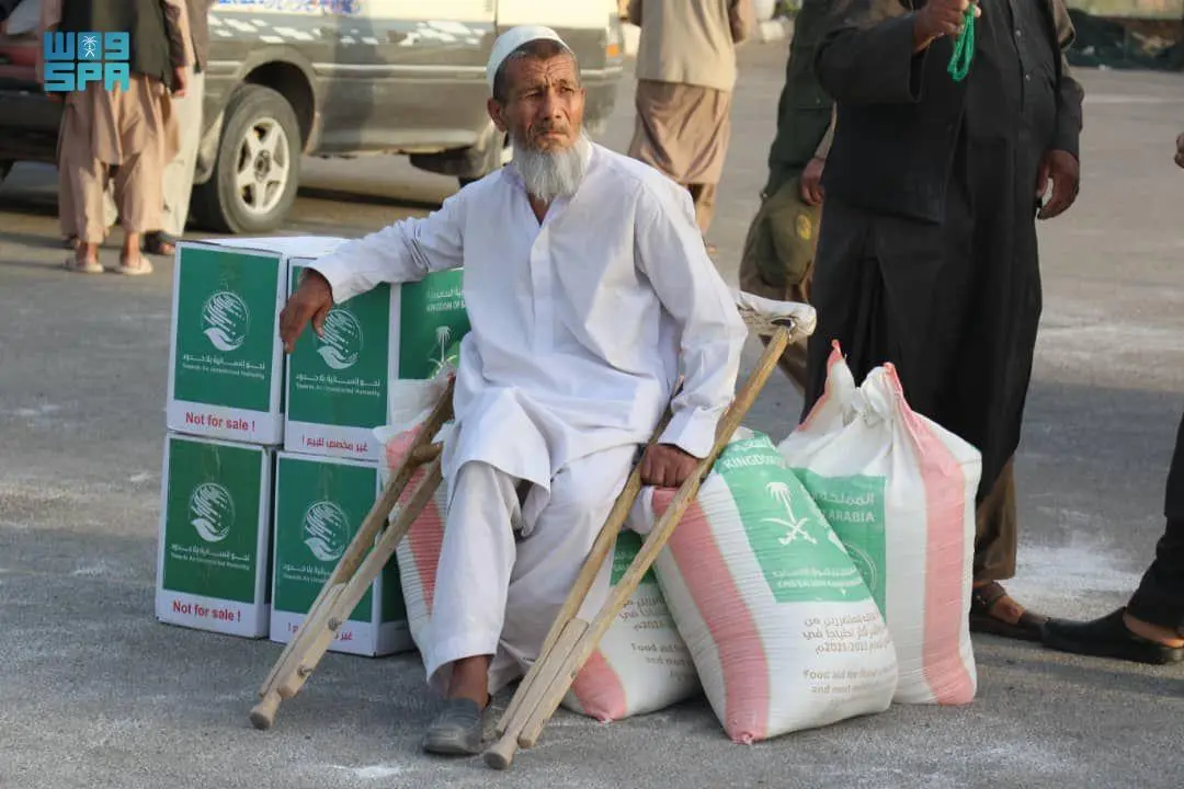 مركز الملك سلمان للإغاثة يوزع 1.500 كيس دقيق في ولاية هرات بأفغانستان