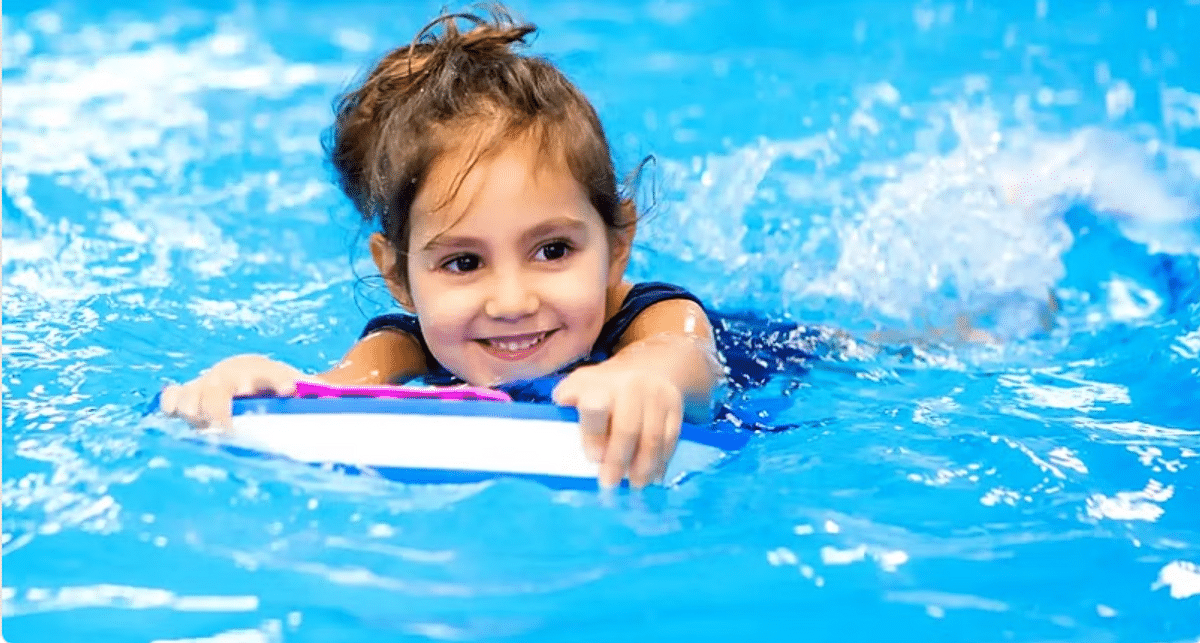 وزارة الصحة: 7 طرق لوقاية الأطفال من الغرق أثناء السباحة