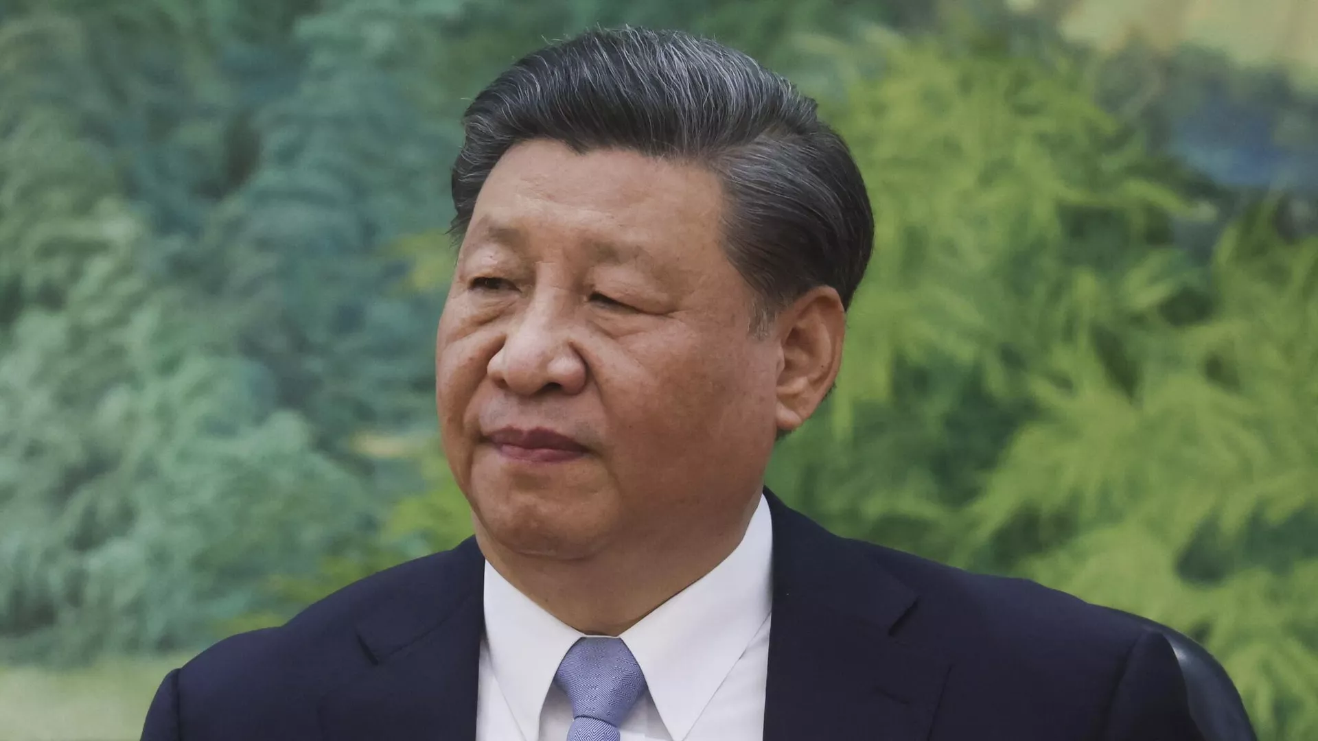 الرئيس الصيني يصل إلى جنوب أفريقيا للمشاركة في قمة “بريكس”