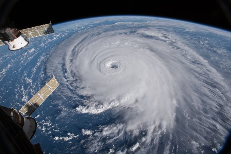 إعصار “لان” يضرب غربي اليابان