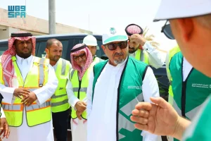 رئيس هيئة الطرق المكلف يتفقد عدداً من المشاريع في منطقة الرياض باستخدام “الدرون”