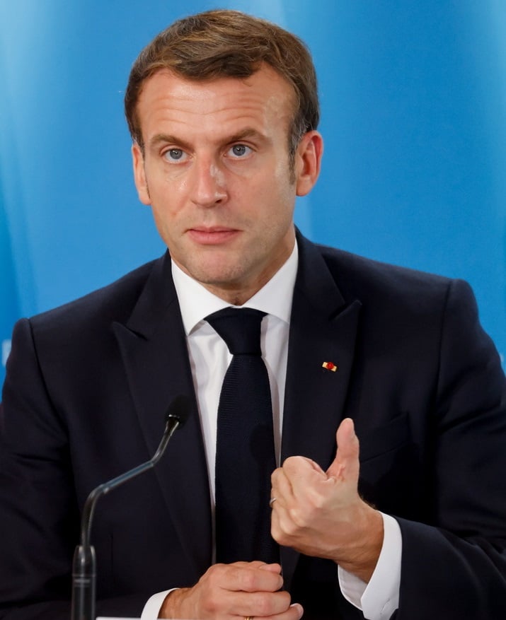 الرئيس الفرنسي يقرر إعادة سفيرها في النيجر