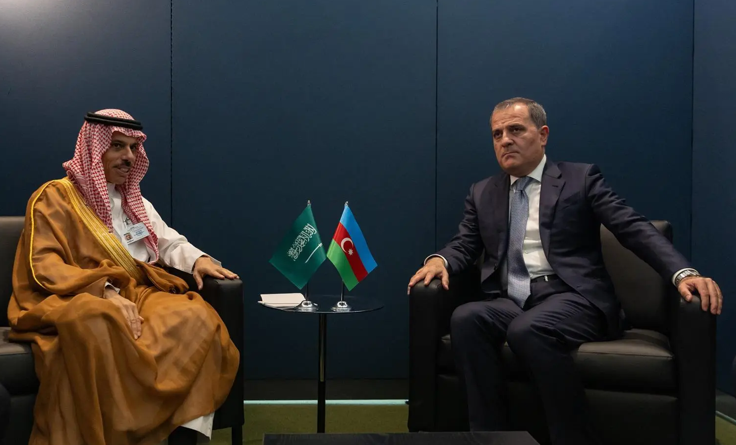 وزير الخارجية يلتقي وزير خارجية أذربيجان