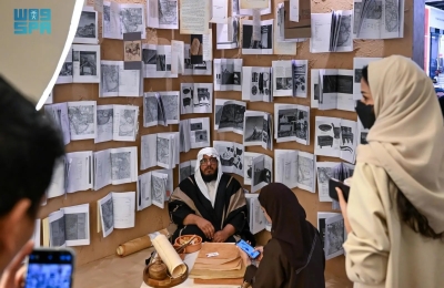 "هارون الرشيد" بمعرض كتاب "الرياض"
