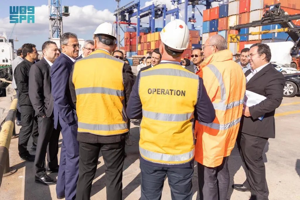 وزير النقل والخدمات اللوجستية يزور ميناء أمبرلي التركي