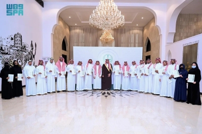 "تكريم" المشاركين بتنظيم "الشعلة السعودية"