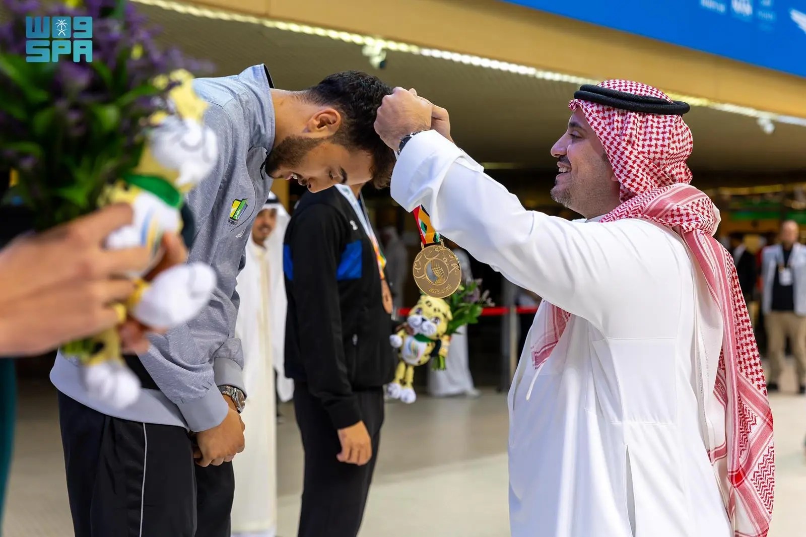 الأمير فهد بن جلوي يتوّج أبطال السباحة في دورة الألعاب السعودية 2023