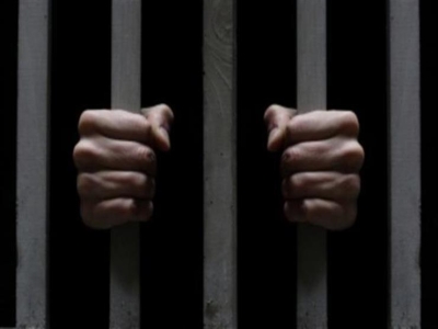 سجين مخدرات: لو عاد الزمن "بمشي الحيط"