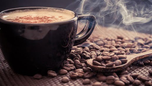 طبيب ينصح بالتخلي عن القهوة في فترة العواصف المغناطيسية