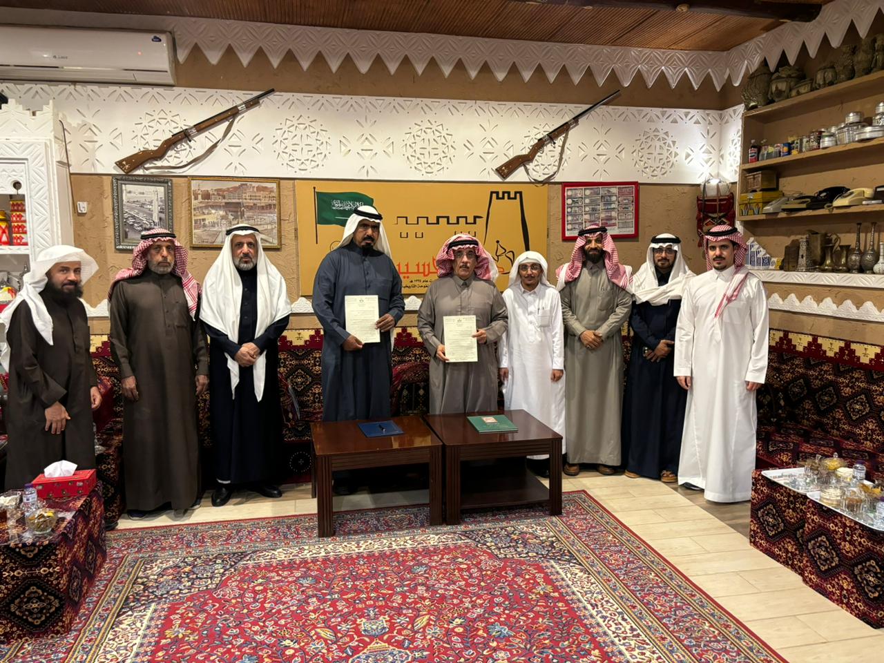 ديوانية الحسين التاريخية توقع اتفاقية شراكة لتبادل الخبرات وإقامة المبادرات الثقافية والعلمية مع مجلس وادي القرى الثقافي بالعلا