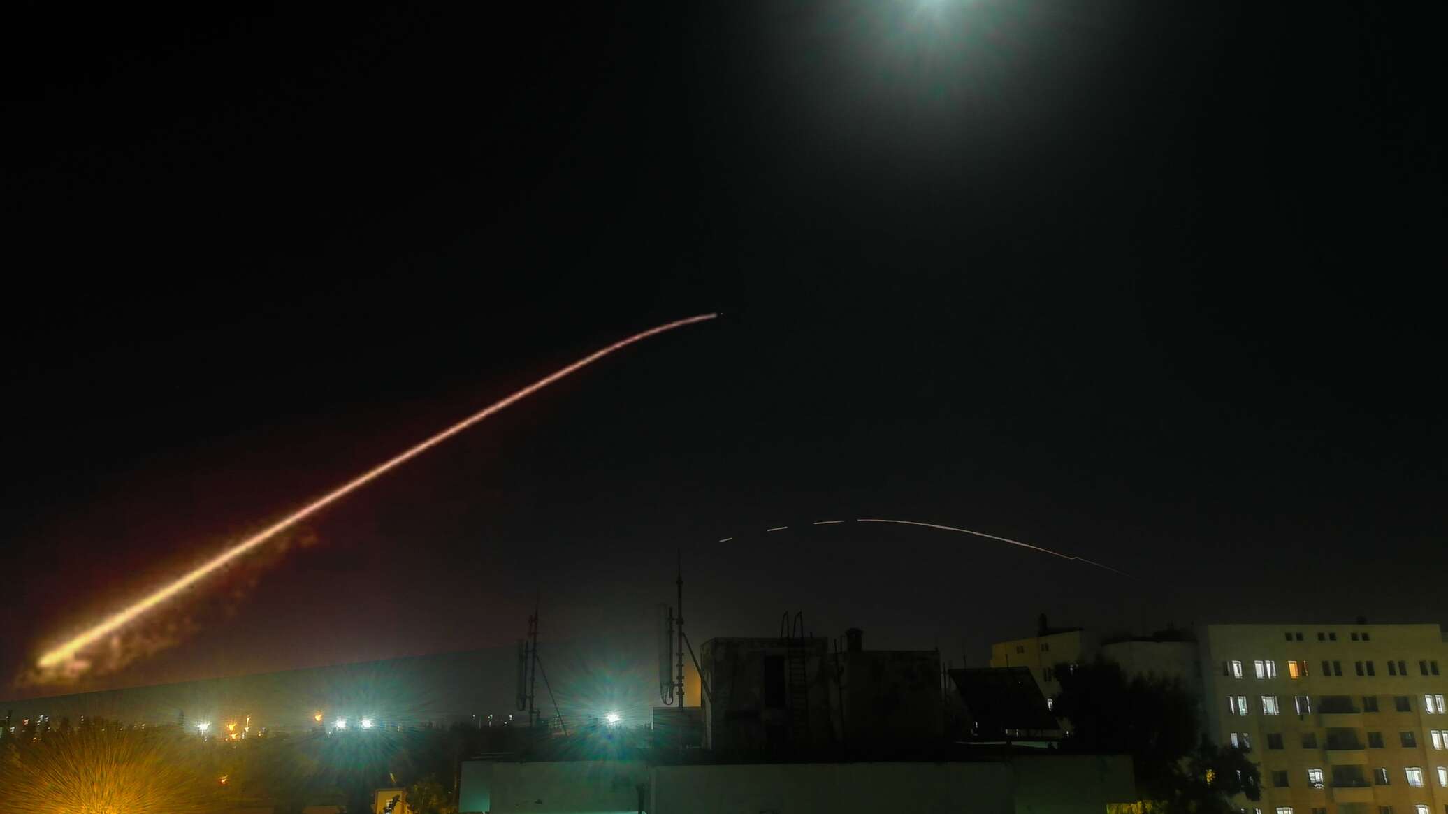 سوريا: الدفاعات الجوية تتصدى لقصف صاروخي إسرائيلي على محيط دمشق