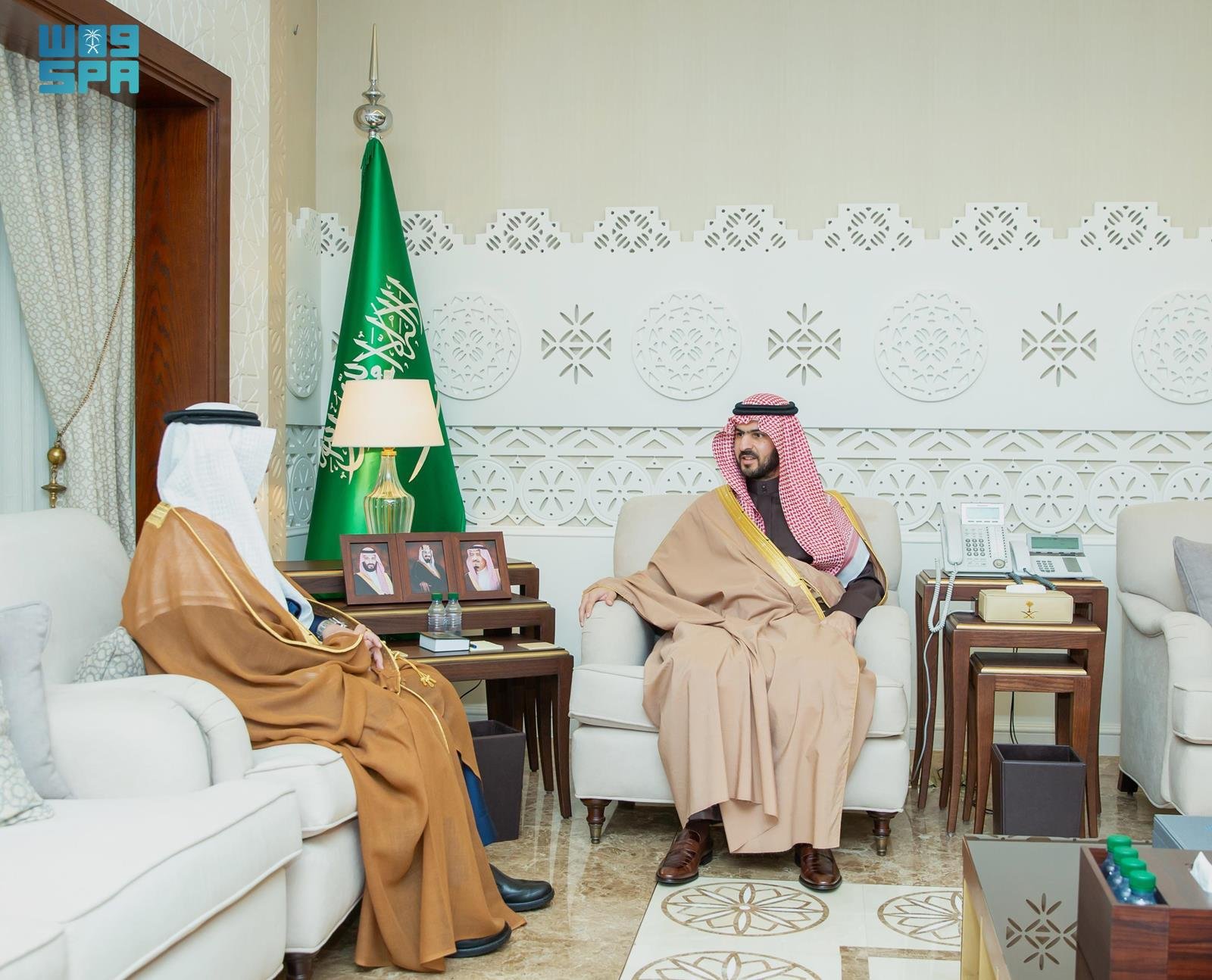 نائب أمير الشرقية يستقبل الرئيس التنفيذي لشركة مطارات الدمام