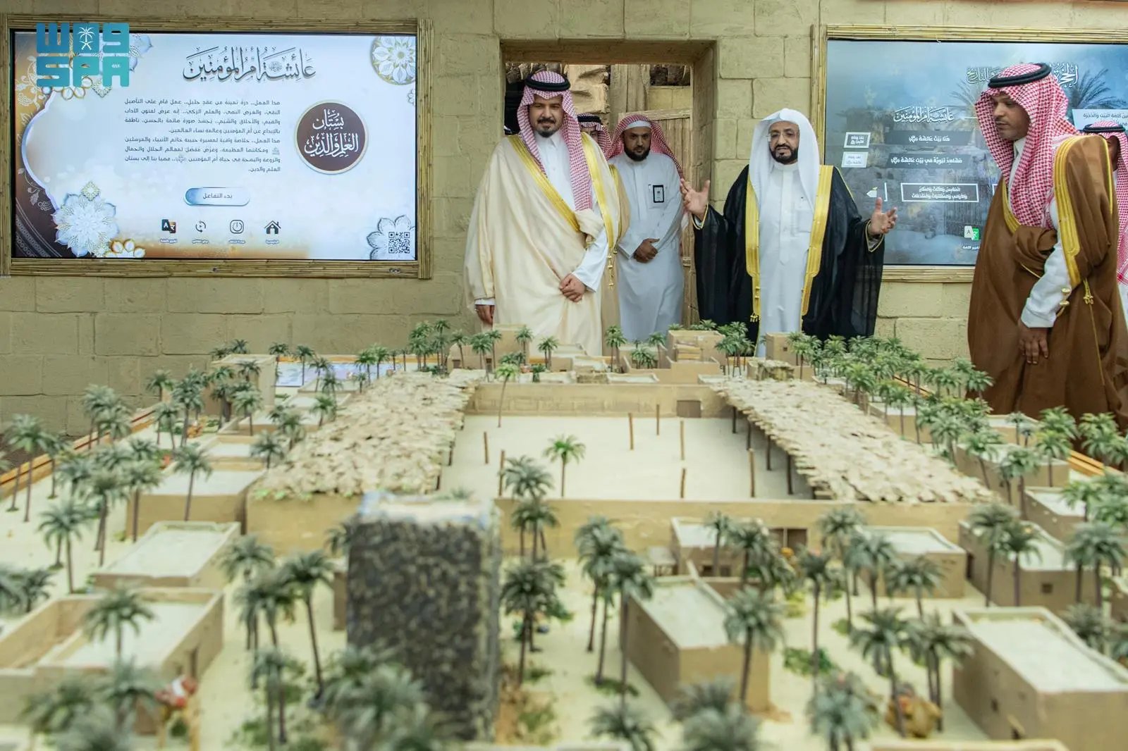 أمير منطقة المدينة المنورة يزور المعرض والمتحف الدولي للسيرة النبوية والحضارة الإسلامية