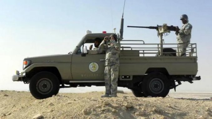 حرس الحدود بجازان يقبض على 8 مخالفين لنظام أمن الحدود لتهريبهم 160 كيلوجرامًا من نبات القات المخدر